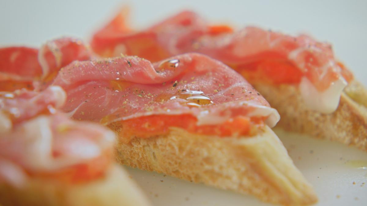 西班牙番茄面包的图片