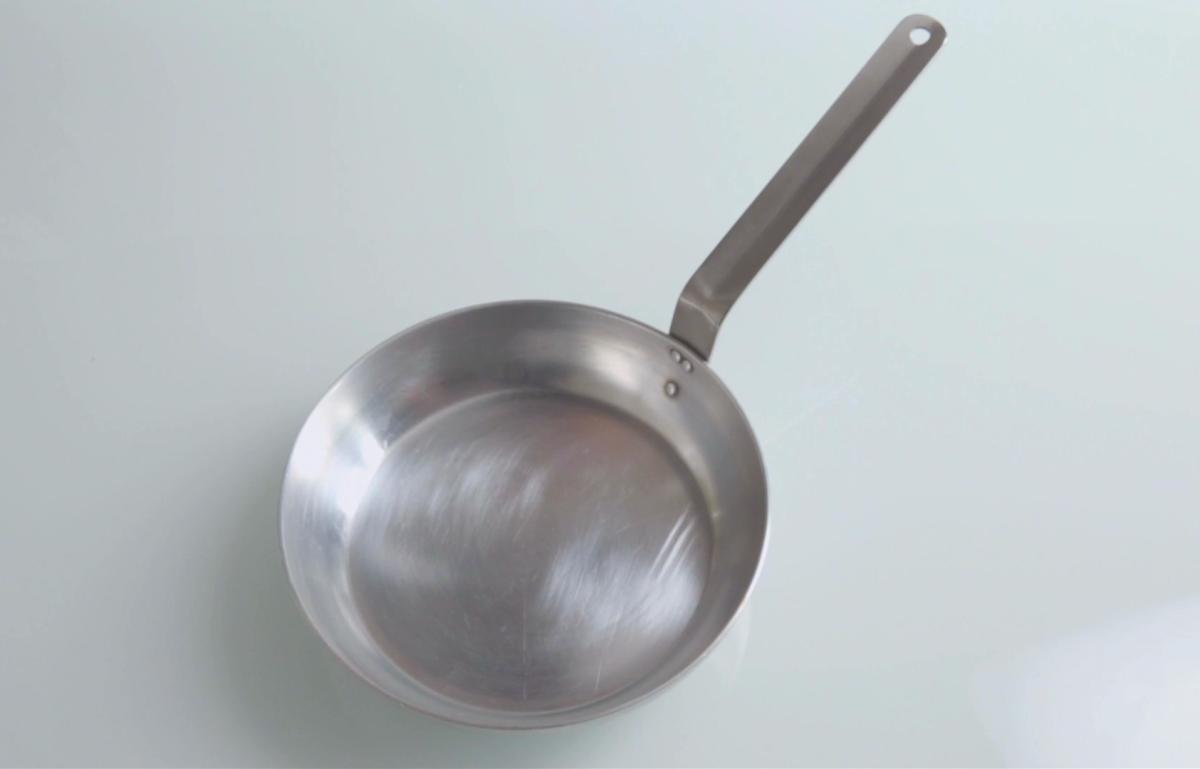 A picture of Delia Online Little Gem Frying Pan