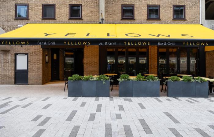 Delia's yellow Bar &卡罗路的烧烤店，什么新职位