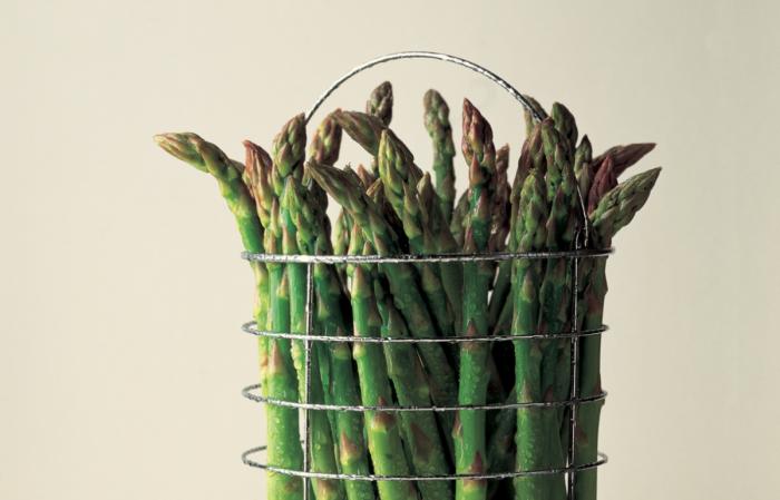 A picture of Delia's How to steam asparagus how to cook guide