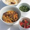 Delia's五香羊肉咖喱鹰嘴豆，绿椰子参巴和番茄和红洋葱泡菜食谱的图片