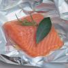 迪莉娅的照片# 039;s Foil-baked鲑鱼配英语香菜酱配方