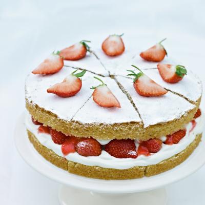 Delia's草莓奶油海绵蛋糕食谱的图片