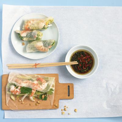 Delia'越南蘸酱春卷食谱的图片