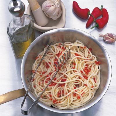 Delia's意大利面橄榄油，大蒜和辣椒食谱的图片