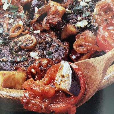 迪莉娅的照片# 039;年代希腊羊骨头茄子和肉饭饭食谱