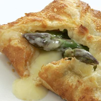 A picture of Delia's Asparagus and Gruyere Feuilletés recipe