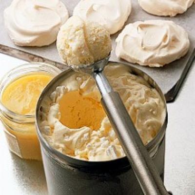 Delia's柠檬蛋白霜冰淇淋配方的图片